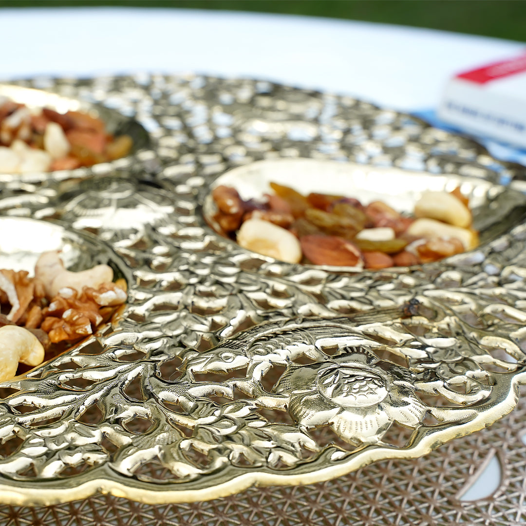 Round Cutwork Tray