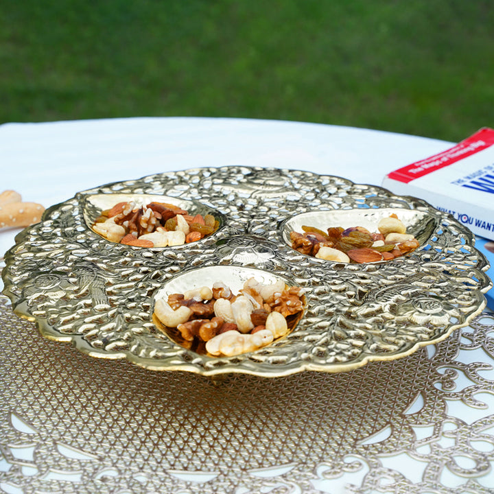Round Cutwork Tray